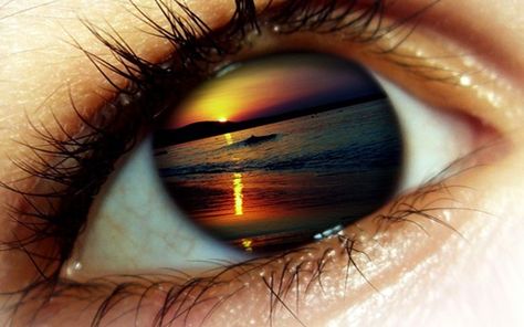 Sunset-Eye Photo Oeil, Eyes Without A Face, Eyeball Art, Crazy Eyes, Look Into My Eyes, The Reflection, Human Eye, For Your Eyes Only, Wow Art