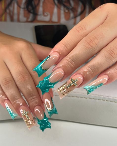 🌊 💛 . . Want this look? Book “Art set” and add on tier 2 . . Nails of instagram, blue nails, gold nails, Austin nails, Austin Texas, atx Nail Designs Teal, Blue Teal Nails, Austin Nails, Teal And Gold Nails, Boujie Nails, Blue And Gold Nails, Teal Acrylic Nails, Carnival Nails, Uñas Ideas