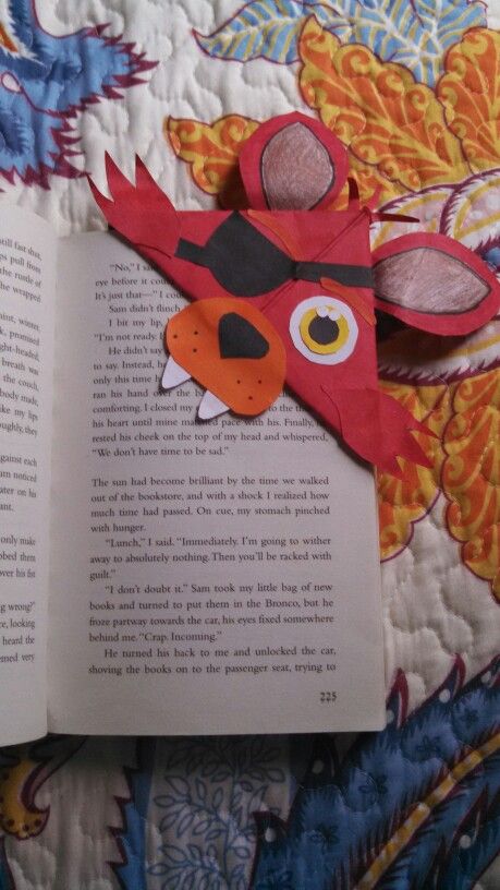 Fnaf foxy bookmark Fnaf Crafts, Fnaf Foxy, Fnaf Sister Location, Night Vale, Fnaf Stuff, Sailor Venus, Pokemon Fusion, Team Rocket, Fnaf Funny