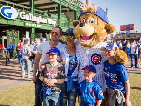 Things To Do in Wrigleyville with Kids Wrigleyville Chicago, Chicago Kids, Things To Do With Kids, Wrigley Field, Spring Training, What To Eat, Chicago Cubs, Fun Things, Kid Friendly