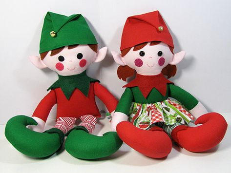 Super cute elf dolls! Christmas Stocking Ideas, Christmas Sewing Patterns, Doll Softie, Stocking Ideas, Christmas Elf Doll, Twin Dolls, Christmas Sewing Projects, Girl Elf, Fun Christmas Decorations