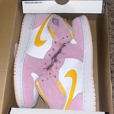 air jordan 1’s mid- artic pink, university gold Jordan 1 Artic Pink Mid, Air Jordan 1 Mid Women, Jordan 1 Colors, Shoes Jordan 1, Pink University, Womens Jordans, Kids Jordans, Air Jordan 1 Mid, Jordan 1 Mid