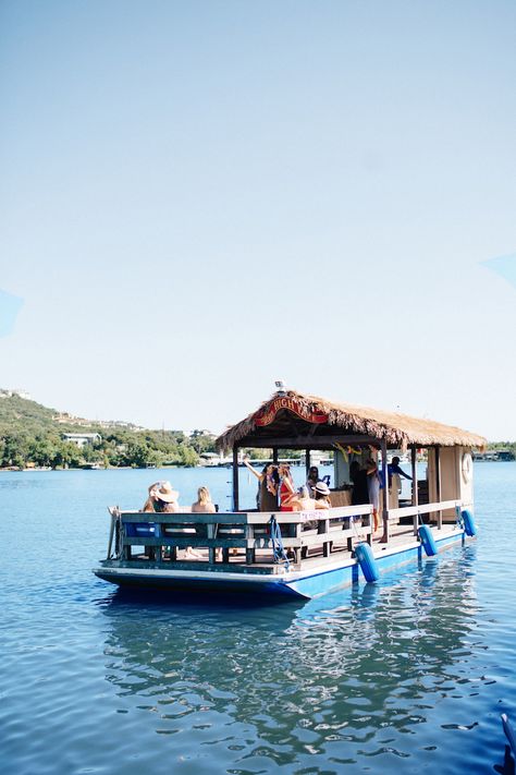 Fun bachelorette party idea - tiki boat party {Courtesy of Camille Styles} Pontoon Boat Party, Tiki Boat, Pontoon Party, Pontoon Houseboat, Fun Bachelorette Party, Boat Bar, Party Barge, Boat Luxury, Floating Restaurant