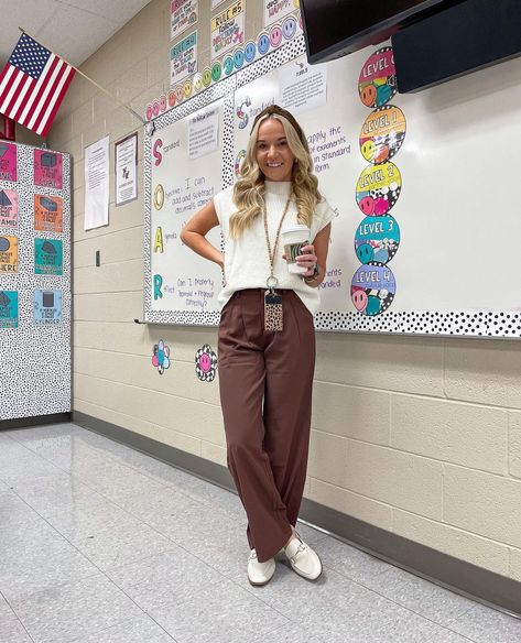 Buisness Casual Women Outfits Teacher, Work Teacher Outfits Women, Education Student Outfit, Size 12 Business Casual, Teacher Trouser Outfit, Mom Classy Outfits, Casual Work Outfits Black Pants, Teacher Clothes 2024, Cute Fall Outfits For Teachers