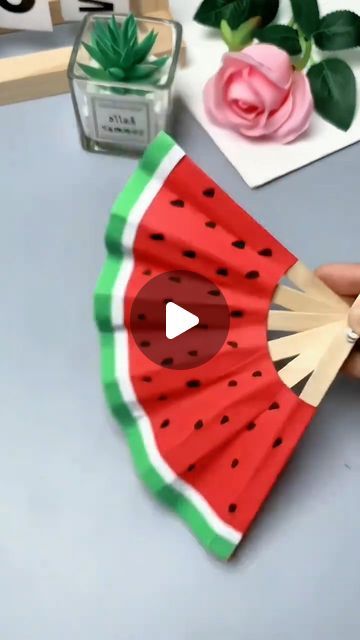 Diy Crafts Summer, Hand Fans Diy, Paper Hand Fans, Crafts Summer, Watermelon Art, Maker Project, Diy Fan, Paper Craft Diy Projects, Handmade Beauty Products