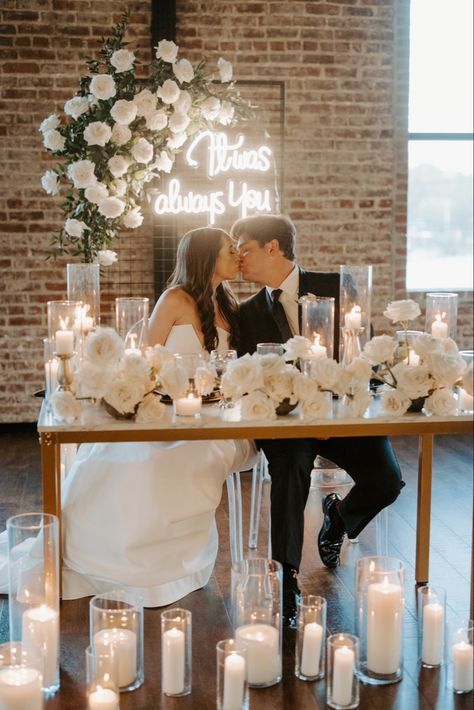 Champagne Head Table Wedding, Sweetheart Table Wedding Flower Wall, Neon Sign At Wedding Reception, Neon Sign Ideas For Wedding, Minimalist Wedding Sweetheart Table, Behind Head Table Wedding Reception, Indoor Sweetheart Table Wedding, Reception Bride And Groom Table, Head Table With Neon Sign