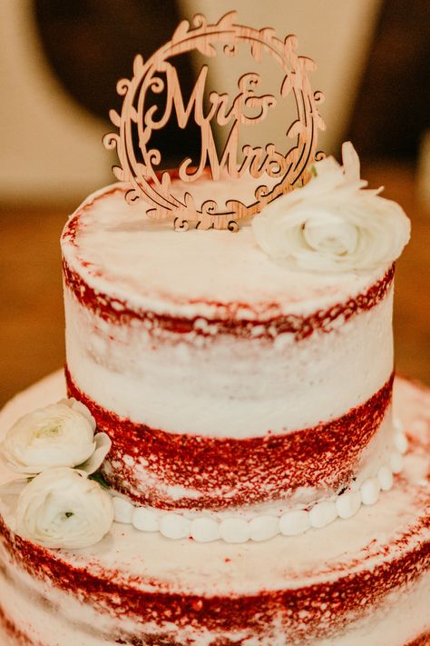 Red Velvet Wedding Cake 2 Tier, Red Velvet Cake Wedding, Wedding Cake Red Velvet, Red Velvet Cake Decoration, Roommate Experiment, Red Velvet Wedding, Best Red Velvet Cake, Red Velvet Wedding Cake, Recipes Using Bananas