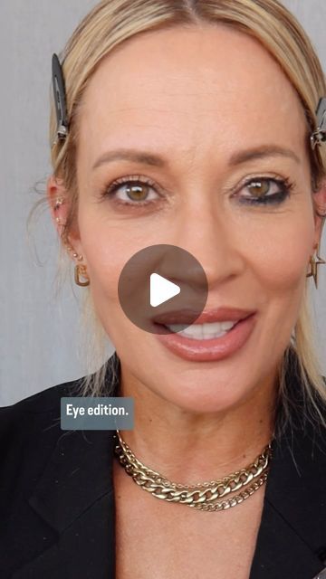 MIA | Hair & MUA on Instagram: "Dos N Donts of makeup for the over 40’s club — eye edition part 1.
What technique looks familiar to you? 
#over40s #makeuptutorial #antiagingmakeup #makeuptips #miamakeup" 40yr Old Makeup, Makeup Looks 40s, Eye Makeup For Blue Eyes Over 40, 40s Eye Makeup, Eye Makeup For Green Eyes Over 40, 45 Year Old Makeup, 40 Yr Old Makeup, Over 40s Makeup, Eye Makeup After 40