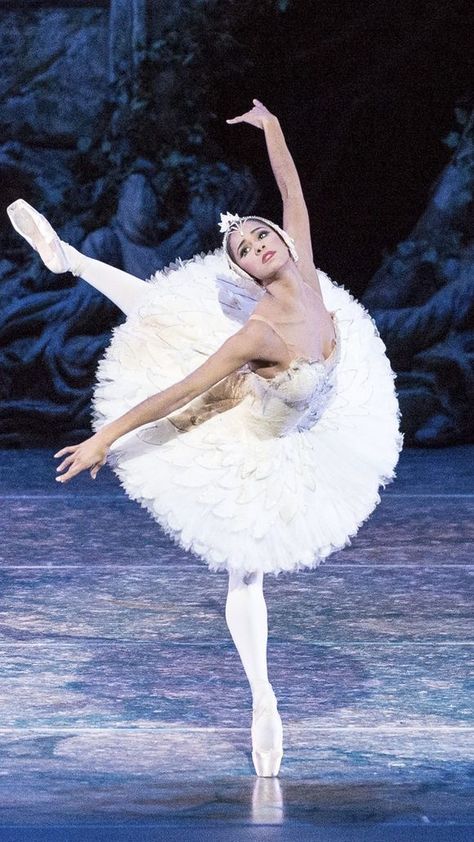 Misty Copeland as the Swan Queen, Odette, in ABT’s Swan Lake Ballet (2018) Black Dancers, Swan Lake Ballet, Ballet Images, Ballet Pictures, Alvin Ailey, Dance World, American Ballet Theatre, Misty Copeland, The Ballerina