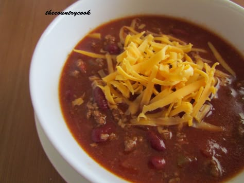 Crock Pot Chili - I added half a packet of Splenda and it helped cut the acidity of all the tomato, Pretty good pt Crock Pot Chili, Chili Stew, Slow Cooker Chili Recipe, Soup Chili, Southern Cornbread, Chili Ingredients, Sweet Cornbread, Country Cook, Crockpot Chili