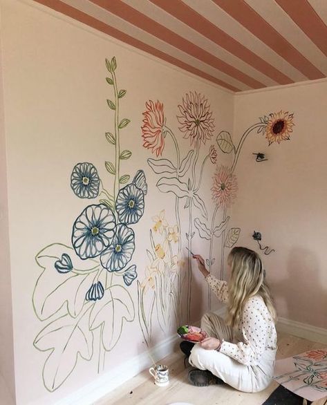 Room With Drawings On The Wall, Wall Mural Inspiration, Cool Murals Wall Paintings, Room Wall Painting Art, Drawing On Wall, Instagram Mural, Interior Murals, Nursery Mural, Murals For Kids