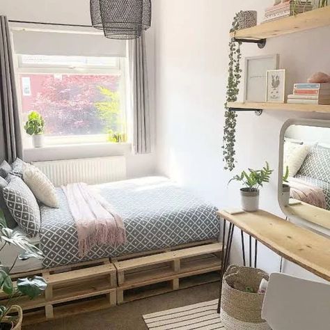 Imgur: The magic of the Internet Very Small Bedroom Ideas, Small Bedroom Ideas For Women, Very Small Bedroom, Pallet Bed Frames, Tiny Bedroom Design, Small Bedroom Storage, Small Bedroom Ideas, Small Bedroom Designs, Woman Bedroom