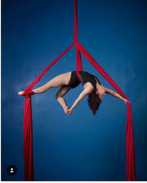 Arial Silks, Aerial Hoop Moves, Aerial Gymnastics, Silk Dancing, Circus Aesthetic, Aerial Hammock, Levitation Photography, Aerial Acrobatics, Adventure Seeker