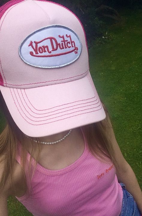 Pink Von Dutch Hat Outfit, Pink Von Dutch Hat, Von Dutch Pink Hat, Van Dutch Hat, Von Dutch Hats, Von Dutch Cap, Pink Cap Outfit, Von Dutch Hat Outfit, Casquette Von Dutch