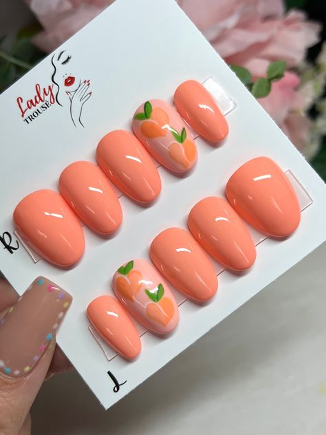 Nails Peach Design, Nails With Peaches, Nail Art Peach, Peachy Nails, Nails Fruit, Peach Nail Art, Emoji Nails, Nails Coral, Summer Nails Summer