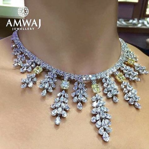 Glamour Jewelry, Canary Diamond, Diamond Necklace Designs, Diamond Necklace Set, Luxury Jewellery, Jewellery Accessories, Jewelry Diamond, Bridal Fashion, Diamond Jewellery