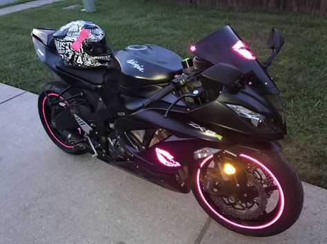 The love of my life...Black Betty My black and pink 2015 Kawasaki Ninja ZX-6R Black And Pink Motorbike, Moter Cycle Aesthetic Pink, Moter Cycle Pink, Pink Kawasaki Ninja 400, Pink Ninja 400, Kawasaki Ninja Aesthetic, Pink Kawasaki Ninja, Black And Pink Motorcycle, Pink And Black Motorcycle