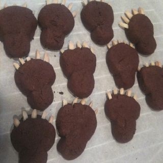 Bear claw brave cookie Birthday For My Daughter, Gruffalo Activities, 1st Birthday Foods, Brave Birthday Party, Book Themed Birthday Party, Brave Party, Gruffalo Party, Woodland Fairy Party, 2 Birthday Cake