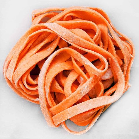 Make Pasta From Scratch, Plain Pasta, Carrot Pasta, Pasta From Scratch, Rainbow Pasta, Homemade Pasta Dough, Pasta Dough Recipes, Homemade Pasta Recipe, Make Pasta