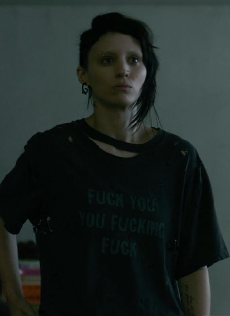 Rooney Mara Girl With The Dragon Tattoo, Rooney Mara Lisbeth Salander, The Girl With The Dragon Tattoo Movie, Lisbeth Salander Aesthetic, Lisbeth Salander Rooney Mara, Rooney Mara Hair, Dragon Tattoo Rooney Mara, Girl With Dragon Tattoo, Fun Ghoul