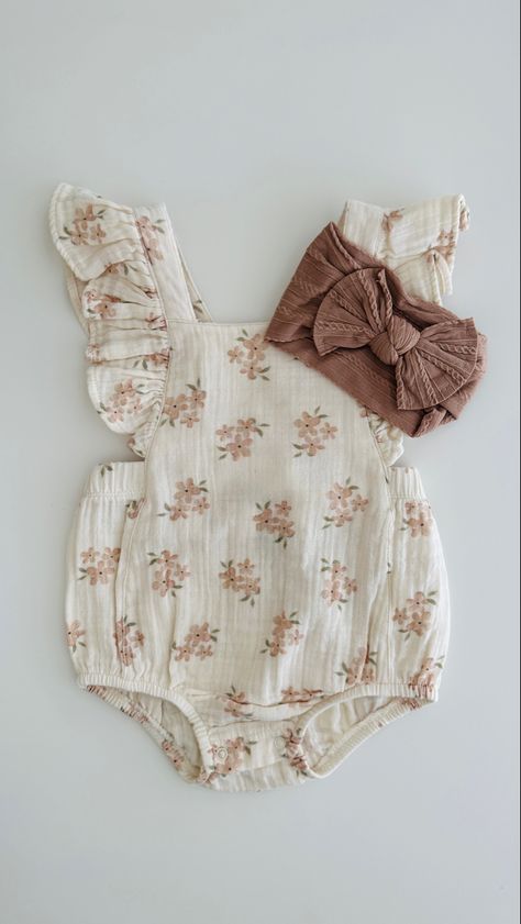 Newborn Girl Summer Outfits, Bubble Romper Baby Girl, Aesthetic Baby Girl Outfits, Spring Baby Girl Outfits, Newborn Spring Outfits, Cute Baby Clothes Aesthetic, Baby Girl Clothes Aesthetic, Spring Newborn Outfits, Neutral Baby Girl Clothes