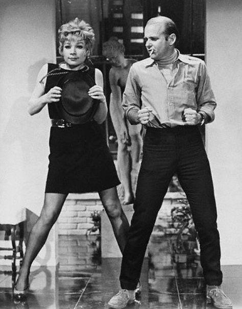 Shirley MacLaine and Bob Fosse rehearsal for Sweet Charity (1969) Classic Dance, Bob Fosse, Sweet Charity, Shirley Maclaine, Dance Like No One Is Watching, Shall We Dance, Fred Astaire, Jazz Dance, Dance Photos