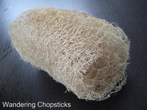 Wandering Chopsticks: Vietnamese Food, Recipes, and More: How to Make a Loofah/Luffa Sponge Vietnamese Food Recipes, Luffa Sponge, Bath Sponges, Shrimp Stir Fry, Loofah Sponge, Plants Ideas, Market Ideas, Vietnamese Food, Gifts For Coffee Lovers