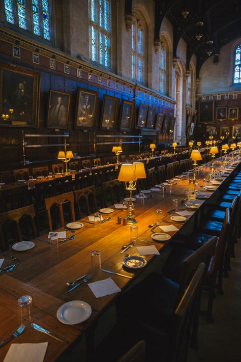 Oxford University England, Boarding School Aesthetic, Oxford College, Bg Design, Oxford England, Academic Excellence, Knock On The Door, College Aesthetic, Hogwarts Aesthetic