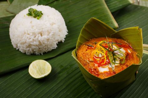 Cambodia Food, Lemongrass Paste, Coconut Fish, Cambodian Food, Khmer Food, Fish Fillets, Kaffir Lime Leaves, Kaffir Lime, Leaf Bowls