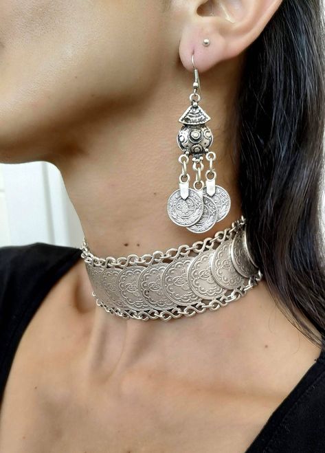 Middle Eastern Accessories, Jewelry Silver Aesthetic, Genie Jewelry, Moroccan Accessories, Arab Jewelry, Soap Perfume, Indie Dress, Middle Eastern Jewelry, Navratri Collection