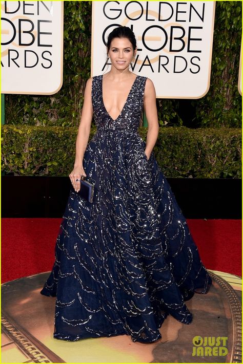 Channing Tatum's Golden Globes Hair Is All the Buzz on Twitter | channing tatum jenna dewan golden globes 2016 12 - Photo Golden Globes Hair, Golden Globes 2016, Lorraine Schwartz, Golden Globes Red Carpet, Jenna Dewan, Red Carpet Gowns, Atelier Versace, Sequin Gown, Vestidos Prom