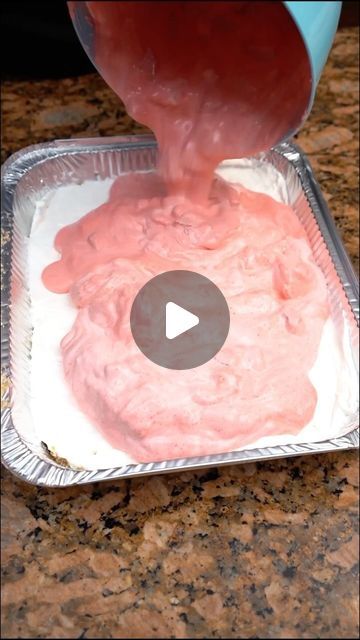 Easy No-bake Strawberry Cheesecake Lasagna Recipe, Strawberry Frozen Dessert, Strawberry Lasagna Desserts No Bake, Strawberry Easy Dessert, Quick Easy Desserts For A Crowd, Fluff Desserts Cool Whip, Strawberry No Bake Dessert, Strawberry Pudding Dessert, Strawberry Lasagna Desserts