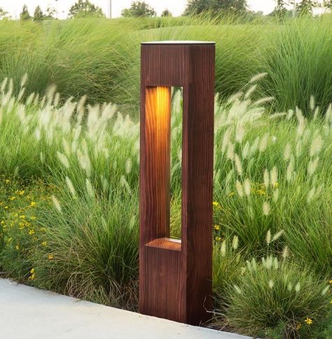 Outdoor Lighting Design, Driveway Lighting, Diy Outdoor Lighting, Diy Crate, Landscape Lighting Design, Diy Lampe, Crate Furniture, Wooden Light, Backyard Lighting