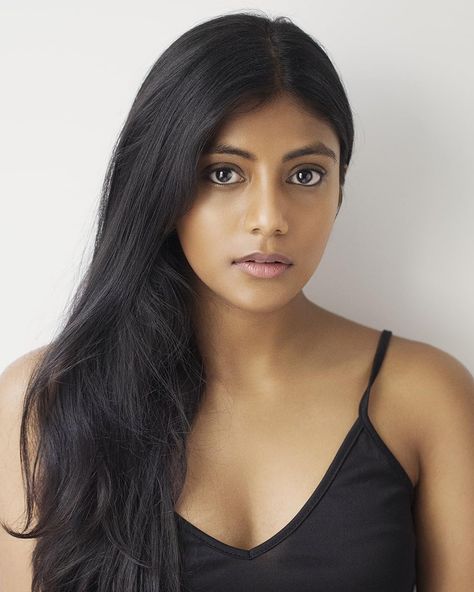 Celebrity Headshots, Charithra Chandran, Radical Women, Brunette Actresses, Actor Headshots, Bare Face, Female Actresses, Photos Of Women, Hollywood Celebrities