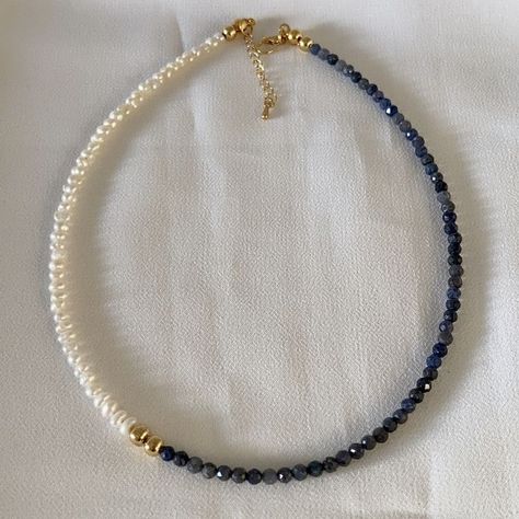 Beautiful Sapphire Necklace Gold Bead Jewelry, Simple Bead Necklace Ideas, Pearl And Stone Necklace, Natural Stone Beaded Necklace, Chain Bead Necklace, Top Jewelry Trends 2023, Chain And Bead Necklace, Beading Necklaces Ideas, Neckles Ideas