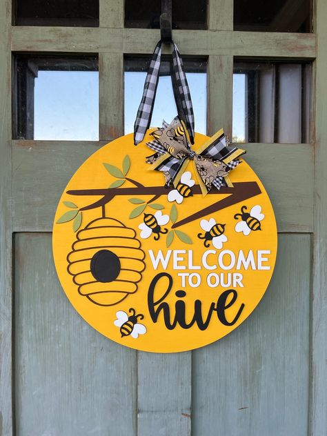 Welcome To Our Hive, Welcome Door Sign, Bee Sign, Welcome Door Signs, Wood Wreath, Round Wood Sign, Summer Signs, Summer Wreaths, Welcome Door