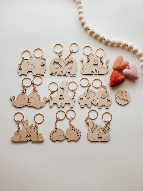 WOOD ENGRAVED ANIMAL PUZZLE KEYCHAIN, COUPLES KEYCHAIN, BEST FRIEND KEYCHAINS, VALENTINES DAY KEYCHAIN, GIFT FOR HER, KEYCHAIN SET Hello! Thank you for stopping by TEOKAIKOA!  This listing is for a cute "Animal Puzzle" SET (2 matching pieces) of wood Keychains. We have 9 sets to choose from. Please choose your favorite option at checkout from our drop down menu! These would be so cute to give to your special someone, best friend, or to give as favors for a special event. Materials: * These are c Valentines Day Laser Engraving Ideas, Wooden Laser Cut Ideas, Wood Keychain Ideas, Valentines Day Keychain, Friend Keychains, Animal Pairs, Laser Cut Wood Jewelry, Puzzle Keychain, Couples Keychain