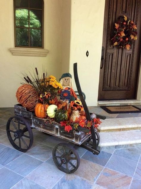 Fall Wagon Decor, Diy Halloween Home Decor, Fall Yard Decor, Fall Front Porch Decor, Backyard Porch, Fall Thanksgiving Decor, Fall Deco, Autumn Decorating, Fall Outdoor Decor