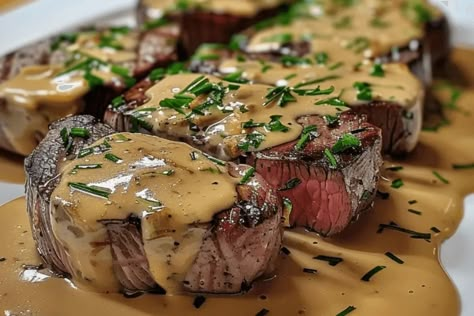 Steak with Garlic Cream Sauce - cookefast.com Steak Cream Sauce, Steak Doneness, Filet Mignon Steak, Beef Steak Recipes, Garlic Cream Sauce, Steamed Asparagus, Beet Recipes, Beef Sirloin, Juicy Steak