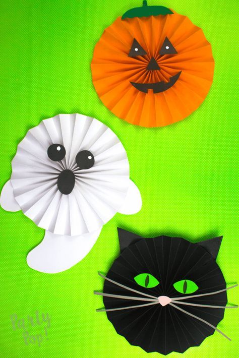 Ideas De Halloween, Ideas Para Halloween, Decoracion Halloween, Halloween Theme Birthday, Paper Wreath Diy, Halloween Pinata, Halloween Origami, Imprimibles Halloween, Halloween Hanging Decorations