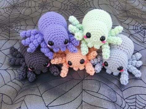 No Sew Spider Crochet, Amigurumi Spider, Car Crochet, Crochet Spider, Spooky Basket, Crochet Pour Halloween, Crochet Freeform, Halloween Amigurumi, Spider Pattern