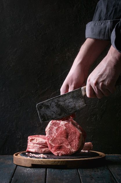 Wagyu Recipes, Meat Food Styling, Homemade Meat Rub, Lemon Cupcake Recipe, Plateau Charcuterie, Meat Knife, Canned Meats, Cream Cheese Sugar Cookies, Tomahawk Steak