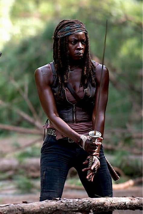 Michonne - The Walking Dead Gwyn Reynolds, Michonne Walking Dead, Michonne Grimes, Twd Characters, The 100 Characters, Dead Pictures, Rick And Michonne, Danai Gurira, Girl Boss Quotes