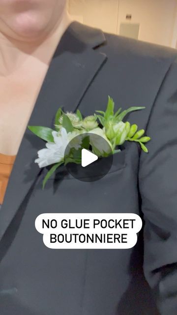 Simple Wrist Corsage Wedding, Diy Boutonniere Prom, Prom Corsage Diy, Lapel Corsage, Diy Boutonniere Wedding, Corsage Diy, Diy Wrist Corsage, Mother Of The Bride Fashion, Diy Boutonniere