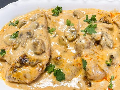 Slow Cooker Creamy Chicken Marsala Creamy Wine Sauce, Creamy Chicken Marsala, Slow Cooker Chicken Marsala, Slow Cooker Creamy Chicken, Marsala Chicken Recipes, Easy Slow Cooker Chicken, Pot Roast Slow Cooker, Chicken Marsala, Wine Sauce