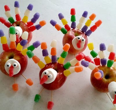 Apple Turkey Craft For Kids, Turkey Food Craft, Fall Food Crafts For Kids Edible, Edible Turkey Crafts For Kids, Thanksgiving Edible Crafts For Kids, Turkey Food Crafts For Kids, Fall Food Crafts For Kids, Thanksgiving Snacks For Kids Preschool, Turkey Snacks For Kids