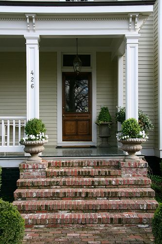 built in place for planters on each side                                                                                                                                                                                 More Entrance Steps, Front Porch Stairs, Entrance Stairs, Veranda Design, Brick Porch, Front Door Steps, Porch Stairs, Front Porch Steps, Front Stairs