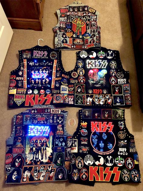 Battle Vest Heavy Metal, Kiss Band Outfits, Battle Jacket Metal, Kiss Merchandise, Battle Jackets, Battle Vest, Punk Fashion Diy, Dungeon Crawler, Rock And Roll Girl