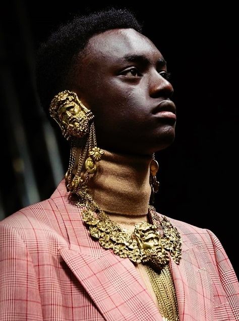 Gucci Resort 2020 | acuratedlife 30s Fashion, Victoria's Secret Angel, Afro Punk, Alessandro Michele, Victoria Secrets, Jewellery Designs, Runway Fashion, Headpiece, Beautiful People