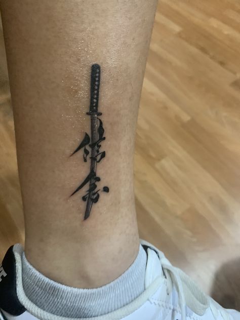 Tatuagem Masculina Pequena, Pola Tato, One Piece Tattoos, Wrist Tattoos For Guys, Pieces Tattoo, Cool Small Tattoos, Small Tattoos For Guys, Hand Tattoos For Guys, Seni Cat Air